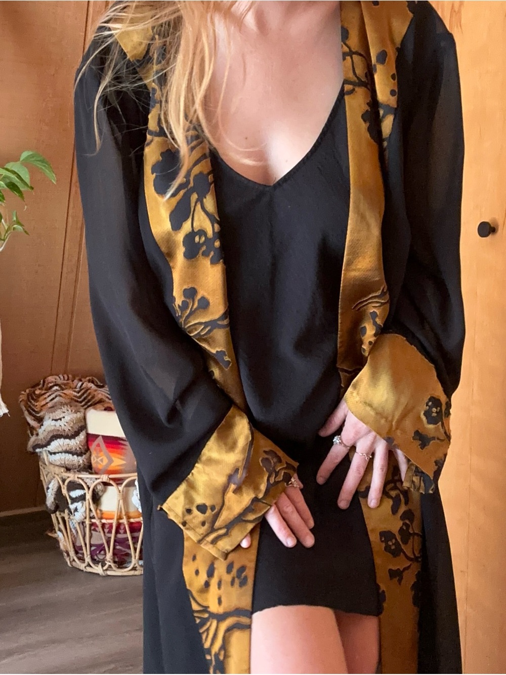 Vintage 90s Dana Kay 24W Black Gold Floral Duster